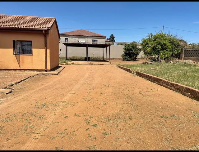 2 BEDROOM FREEHOLD FOR SALE IN MABOPANE  UNIT U